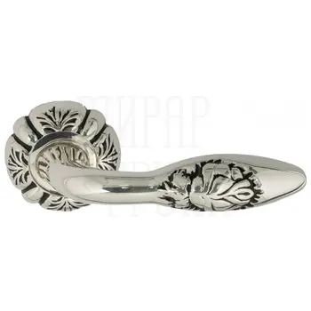 Дверная ручка на розетке Venezia 'CASANOVA' D5 натуральное серебро