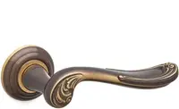 Купить Дверная ручка на розетке Mandelli "Lord" 1021 по цене 17`726 руб. в Москве