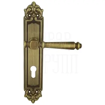 Дверная ручка Extreza 'VERONIKA' (Вероника) 325 на планке PL02 матовая бронза (cyl)