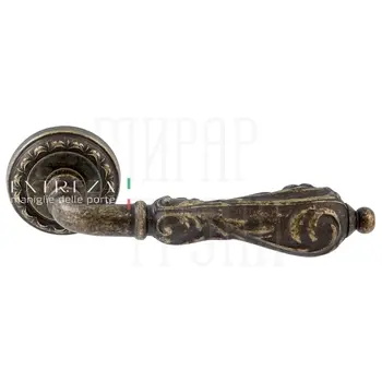 Дверная ручка Extreza 'Greta' (Грета) 302 на круглой розетке R02 античная бронза