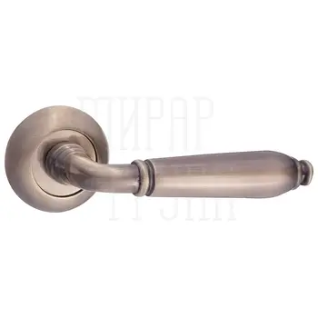 Дверные ручки Renz (Ренц) 'Реджина' INDH 35-08 на круглой розетке античная бронза