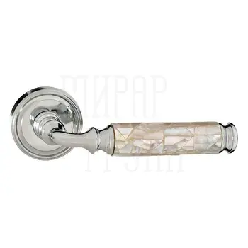 Дверная ручка на розетке LUNA 703 PEARL/CP R перламутр/полированный хром