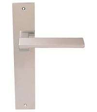 Купить Дверная ручка на планке Forme 216/P06 "Venus" по цене 7`541 руб. в Москве