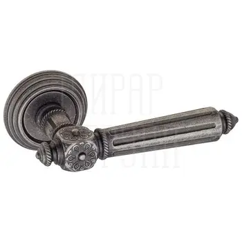 Дверная ручка Fratelli 'TORCELLO' D8 на круглой розетке античное серебро