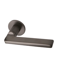 Дверная ручка дизайнерская из латуни Ghobestir "CITY Collection" C337 на тонком круглом основании