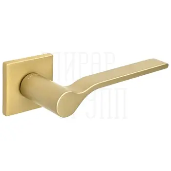 Дверная ручка Extreza 'FORMA' на квадратной розетке R15 матовая латунь