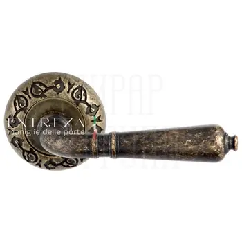 Дверная ручка Extreza 'Petra' (Петра) 304 на круглой розетке R04 античная бронза