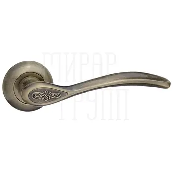 Дверные ручки Renz (Ренц) 'Флория' INDH 17-08 на круглой розетке античная бронза