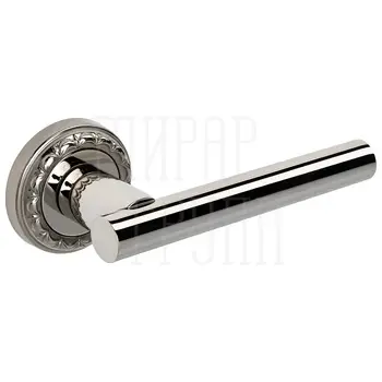 Дверная ручка Extreza CLASSIC 'PIVOT' 132 на круглом основании R02 никель