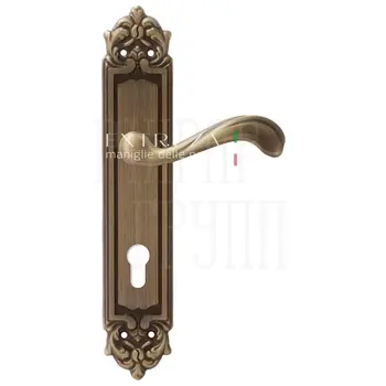 Дверная ручка Extreza 'NINA' (Нина) 317 на планке PL02 матовая бронза (cyl)