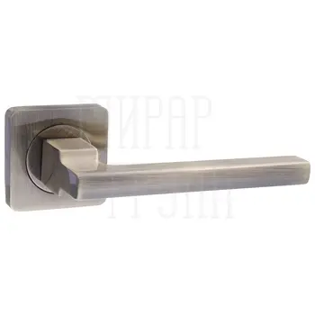 Дверные ручки Renz (Ренц) 'Рим' INDH 53-02 на квадратной розетке античная бронза