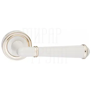 Дверные ручки Renz (Ренц) 'Новара' INDH 625-16 на круглой розетке матовый супер белый/латунь блестящая