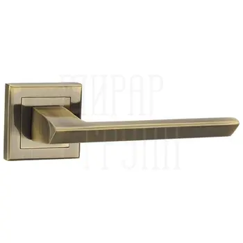 Дверная ручка Punto (Пунто) на квадратной розетке 'BLADE' ZQ зеленая бронза
