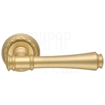 Дверная ручка Extreza 'Piero' (Пьеро) 326 на круглой розетке R02 матовое золото
