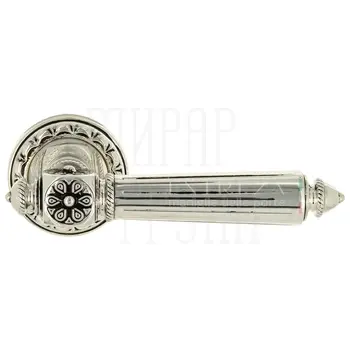 Дверная ручка Extreza 'Leon' (Леон) 303 на круглой розетке R02 натуральное серебро + черный