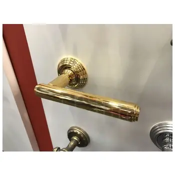 Дверная ручка на розетке Venezia 'EXA' D8 золото 24к