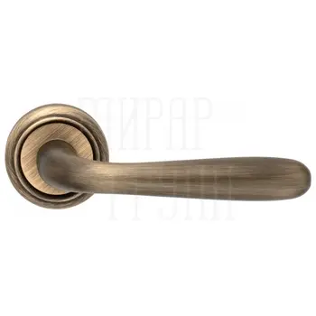 Дверная ручка Extreza 'Aldo' (Алдо) 331 на круглой розетке R01 матовая бронза