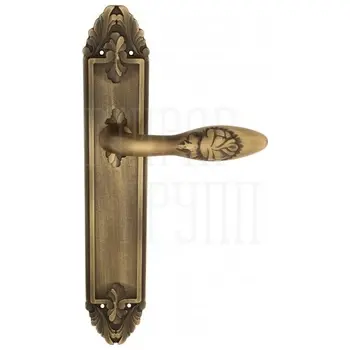 Дверная ручка Venezia 'CASANOVA' на планке PL90 матовая бронза