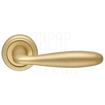 Дверная ручка Extreza 'Vigo' (Виго) 324 на круглой розетке R01 матовое золото