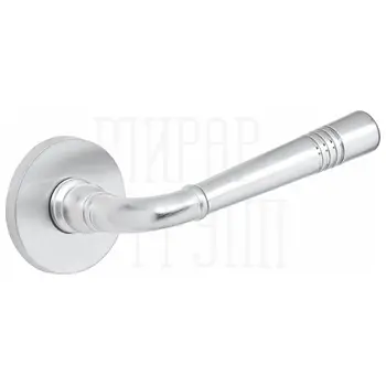 Дверная ручка на круглой розетке Tupai 4009 5S R ф/з (на тонком основании 5 мм) матовый хром