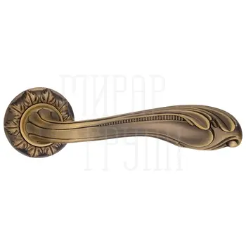 Дверные ручки Renz (Ренц) 'Фабриано' INDH 64-10 на круглой розетке кофе