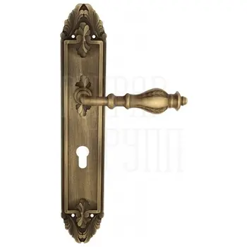Дверная ручка Venezia 'GIFESTION' на планке PL90 матовая бронза (cyl)