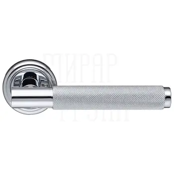 Дверная ручка Extreza 'TUBA' (Туба) 126 на круглой розетке R01 полированный хром