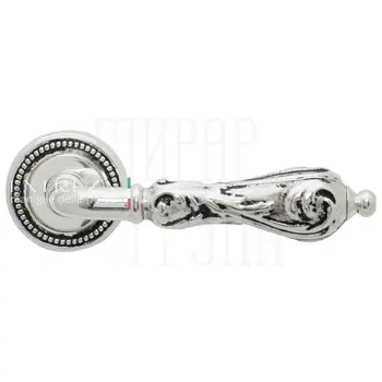 Дверная ручка Extreza 'Greta' (Грета) 302 на круглой розетке R03 натуральное серебро + черный