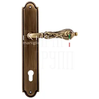 Дверная ручка Extreza 'GRETA' (Грета) 302 на планке PL03 матовая бронза (cyl)