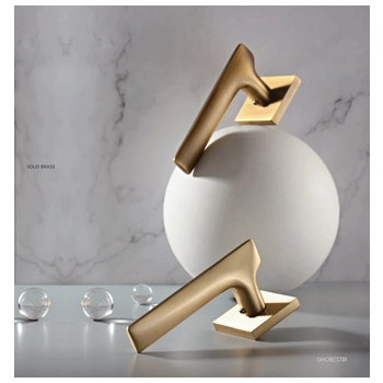 Дверная ручка из латуни Ghobestir 'CITY Collection' 019 на квадратном основании золото