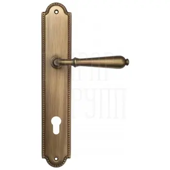 Дверная ручка Venezia 'CLASSIC' на планке PL98 матовая бронза (cyl)
