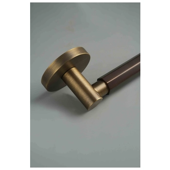 Дверная ручка из латуни Ghobestir 'POLLY Collection' G017 на круглой розетке матовая бронза