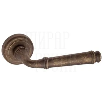 Дверная ручка на круглом основании Fratelli Cattini 'FARFALLA' D1 на круглой розетке античная бронза