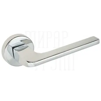 Дверная ручка Fratelli 'BOSTON' 7 на круглой розетке полированный хром