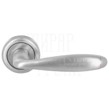 Дверная ручка Extreza 'Vigo' (Виго) 324 на круглой розетке R01 матовый хром