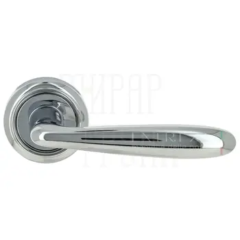 Дверная ручка Extreza 'Vigo' (Виго) 324 на круглой розетке R01 полированный хром