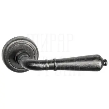 Дверная ручка на круглой розетке Venezia 'VIGNOLE' D1 античное серебро