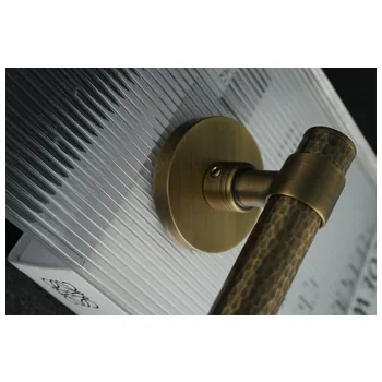 Дверная ручка из латуни Ghobestir "PANTHER Collection" G008 на круглой розетке