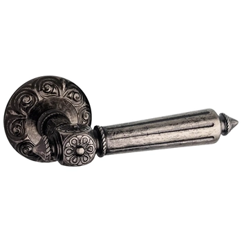 Ручка латунная на розетке Pasini 'Patrizio' 2831 'Queen' состаренное серебро